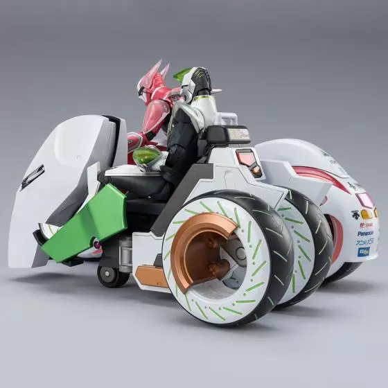 Tiger & Bunny 2 Bundle including Barnaby Brooks J. Style 3 + Wild Tiger Style 3 + Double Chaser S.H.Figuarts
