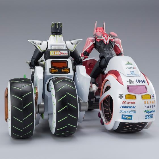 Tiger & Bunny 2 Bundle including Barnaby Brooks J. Style 3 + Wild Tiger Style 3 + Double Chaser S.H.Figuarts