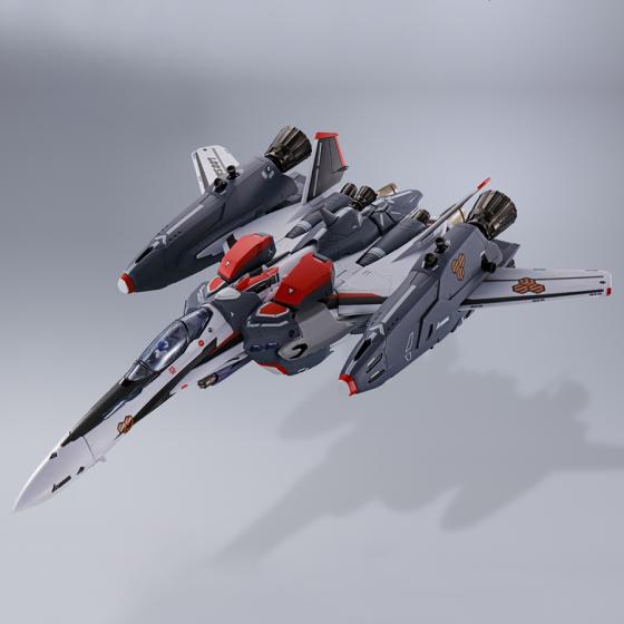 Macross Frontier VF-25F Super Messiah Valkyrie (Alto Saotome Custom) Revival Ver. DX Chogokin Action Figure