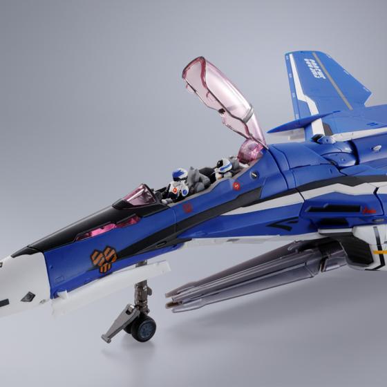 Macross  Frontier VF-25G Super Messiah Valkyrie (Michael Blanc Use) Revival Ver. DX Chogokin Figure