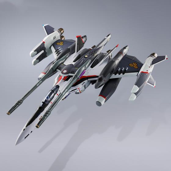 Macross Frontier: The False Songstress / Figur VF-25F Tornado Messiah Valkyrie Alto Saotome Use Revival Ver. DX Chogokin