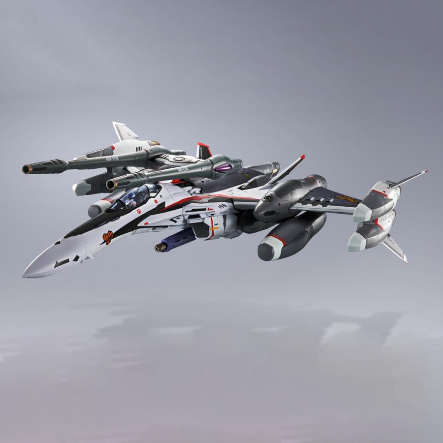 Macross Frontier: The False Songstress / Figure VF-25F Tornado Messiah Valkyrie Alto Saotome Use Revival Ver. DX Chogokin