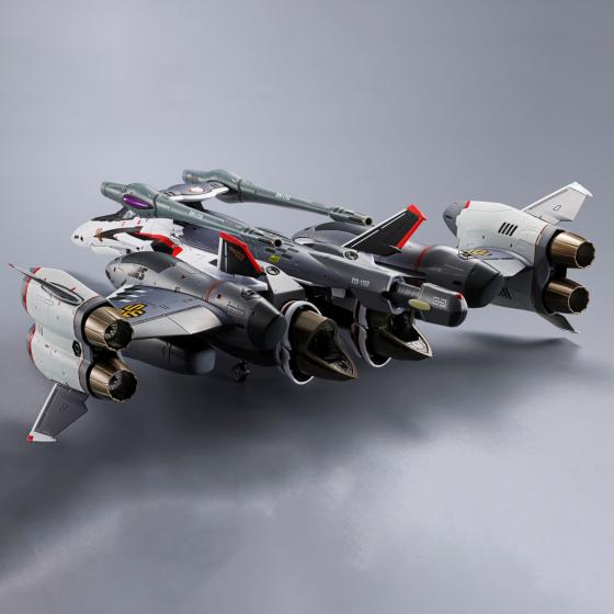 Macross Frontier: The False Songstress / Figure VF-25F Tornado Messiah Valkyrie Alto Saotome Use Revival Ver. DX Chogokin