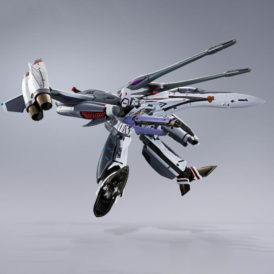 Macross Frontier: The False Songstress / Figur VF-25F Tornado Messiah Valkyrie Alto Saotome Use Revival Ver. DX Chogokin